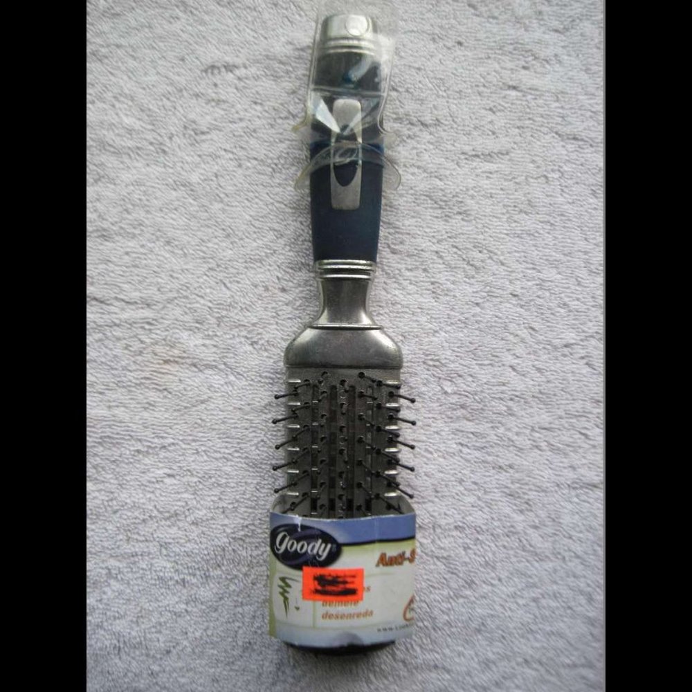 Goody Anti Static Detangling Flat Base Hair Brush Metal Detangle 2001 Blue Grip